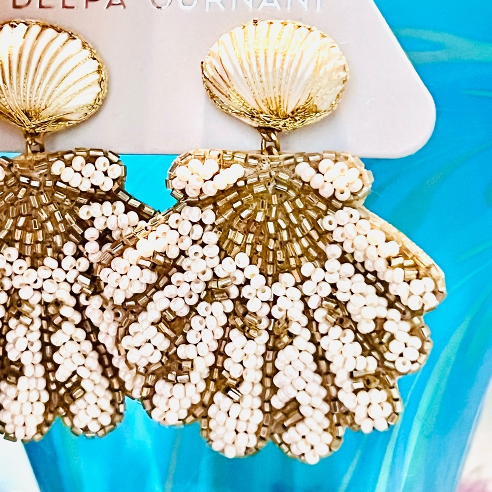 🌺🎉HP🎉🌺 NWT Deepa Gurnani Luxe Beaded Seashell Chandeliers - Picture 10 of 16